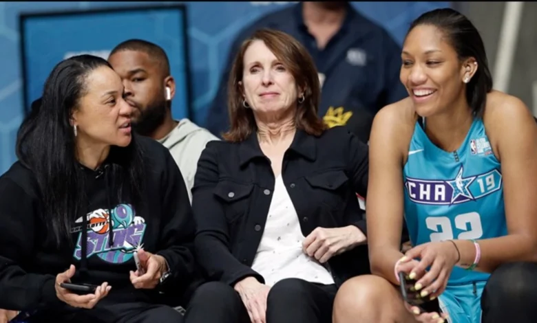 Dawn Staley and Lisa Boyer